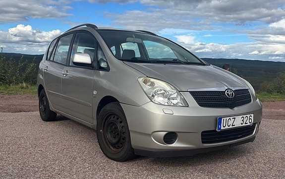 Toyota Verso 3 of 3