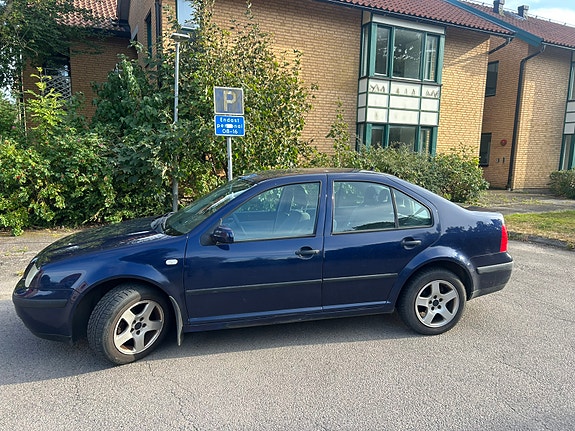 Volkswagen Bora 2 of 5