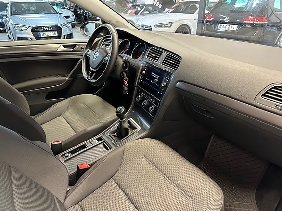 Volkswagen Golf I 13 of 26