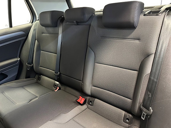 Volkswagen Golf I 19 of 26