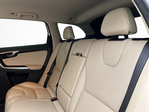 Volvo XC60 24 of 30