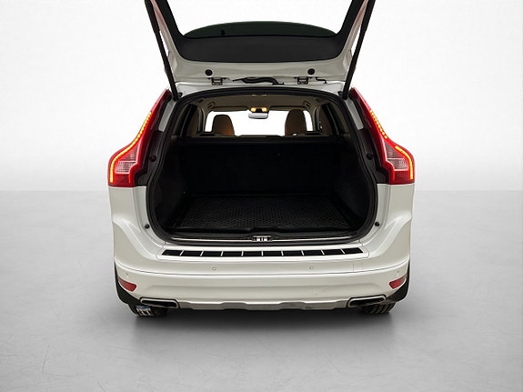 Volvo XC60 25 of 30