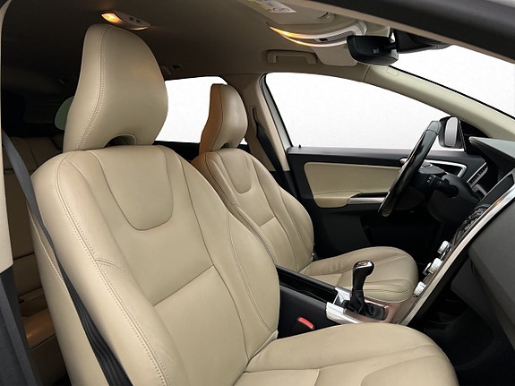 Volvo XC60 22 of 30