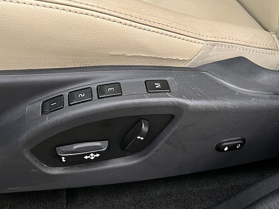 Volvo XC60 11 of 30