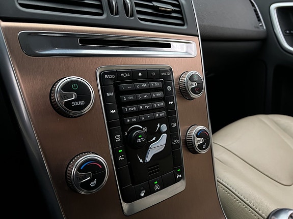 Volvo XC60 19 of 30
