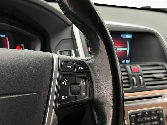 Volvo XC60 14 of 30