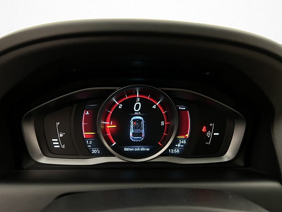 Volvo XC60 13 of 30