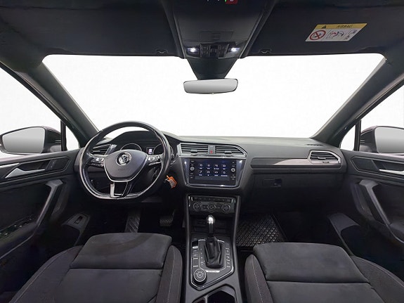 Volkswagen Tiguan 12 of 30