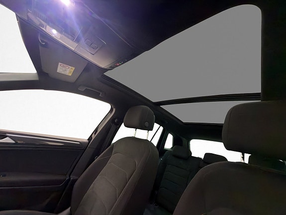 Volkswagen Tiguan 13 of 30