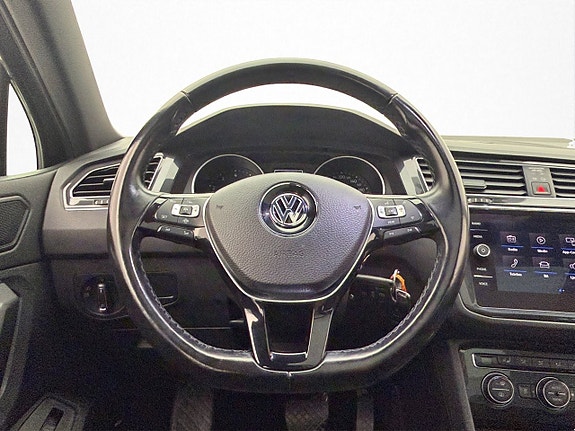 Volkswagen Tiguan 18 of 30