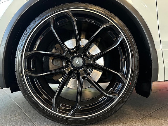Volkswagen Tiguan 8 of 15