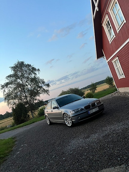 BMW 320i 11 of 11