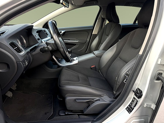 Volvo V60 5 of 11