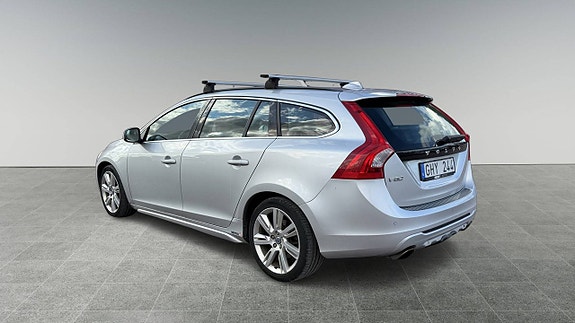 Volvo V60 2 of 11