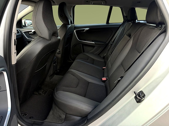 Volvo V60 10 of 11