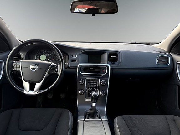 Volvo V60 7 of 11