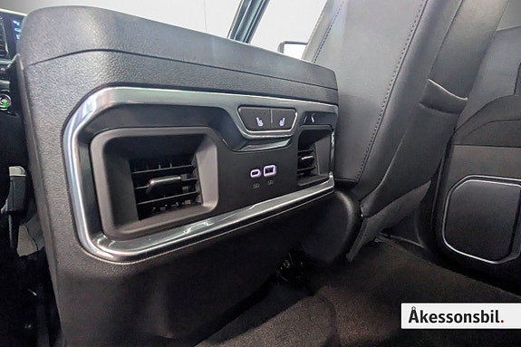 Chevrolet Silverado 2500 11 of 14