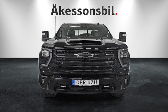 Chevrolet Silverado 2500 2 of 14