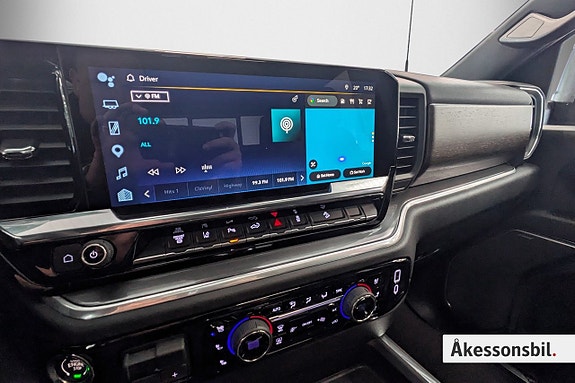 Chevrolet Silverado 2500 9 of 14