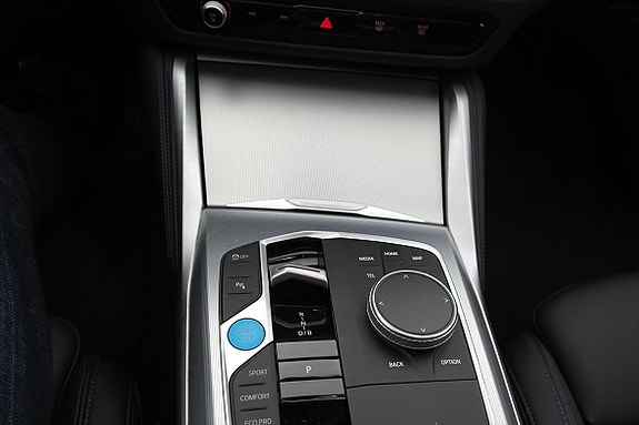 BMW i4 18 of 26