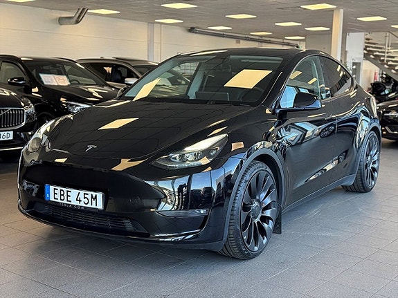 Tesla Model Y 4 of 23