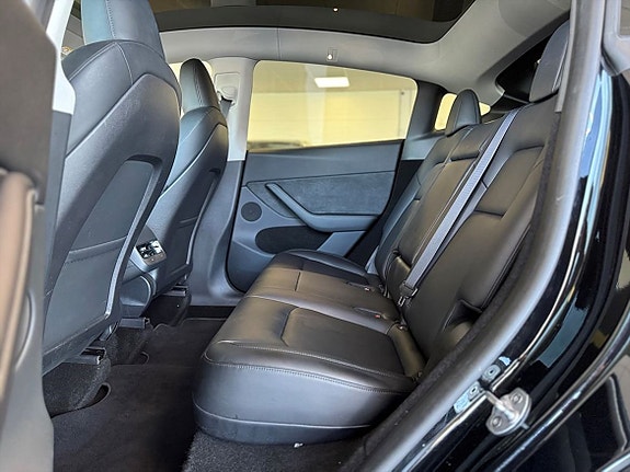 Tesla Model Y 11 of 23