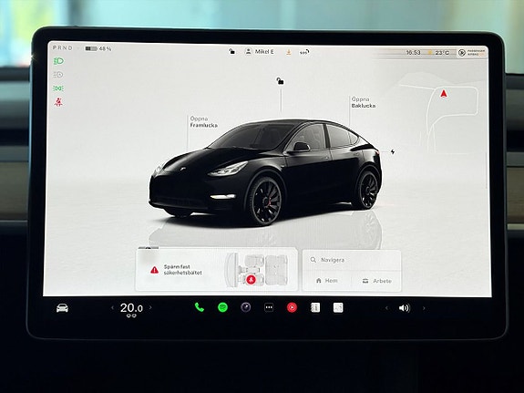 Tesla Model Y 17 of 23