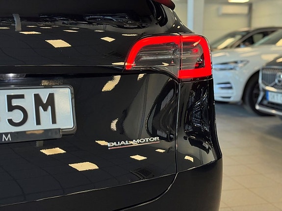 Tesla Model Y 22 of 23