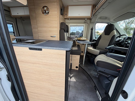 Pössl Roadcar*5.40m*Nya 140hk Euro 6*Solceller*Drag:2500kg*3.99% i rän 4 of 25