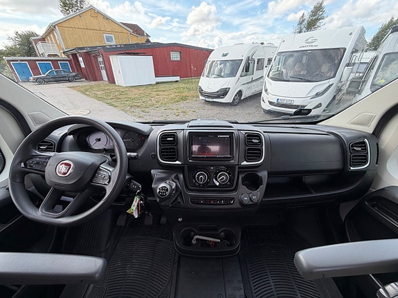 Pössl Roadcar*5.40m*Nya 140hk Euro 6*Solceller*Drag:2500kg*3.99% i rän 17 of 25