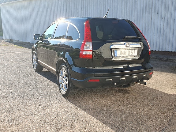 Honda CR-V 3 of 9