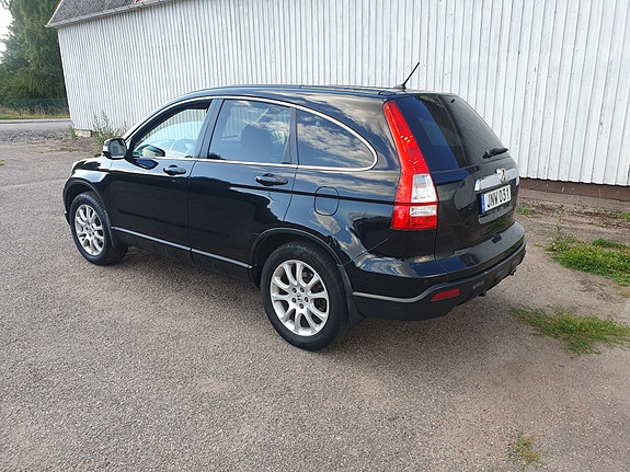 Honda CR-V 2 of 9