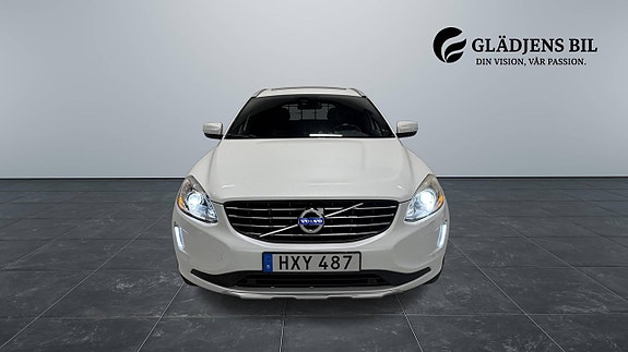 Volvo XC60 2 of 30