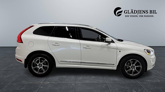 Volvo XC60 8 of 30