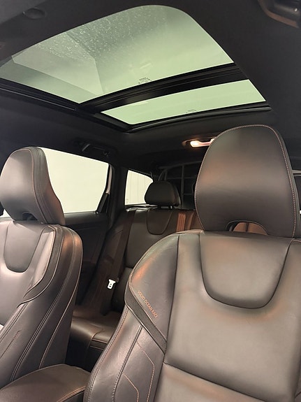 Volvo XC60 16 of 30