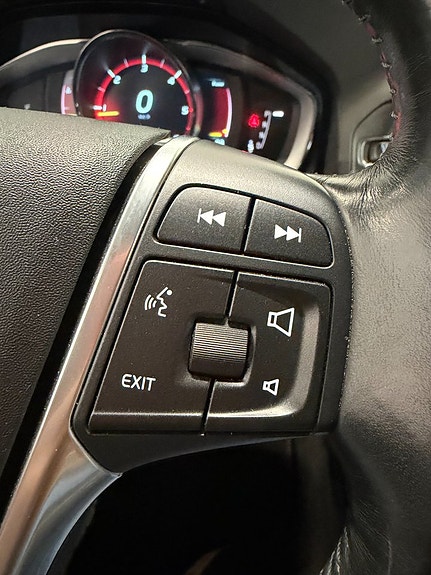 Volvo XC60 25 of 30