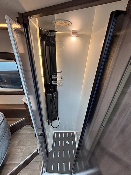 Kabe TM Royal X 810 LQB Långbäddar - Mercedes - Taksäng - Automat - Alde - Lyx! 20 of 25