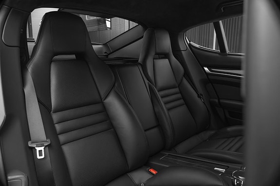 Porsche Panamera Turbo 30 of 30