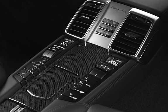 Porsche Panamera Turbo 29 of 30