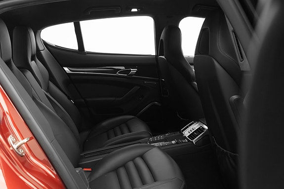 Porsche Panamera Turbo 28 of 30
