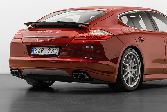 Porsche Panamera Turbo 27 of 30