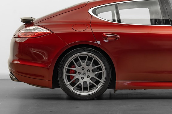 Porsche Panamera Turbo 6 of 30