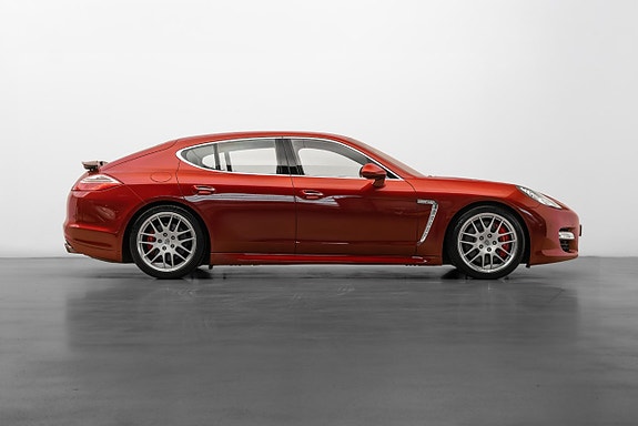 Porsche Panamera Turbo 5 of 30