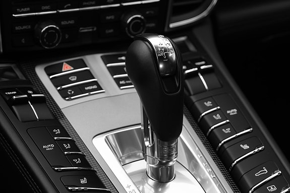 Porsche Panamera Turbo 14 of 30
