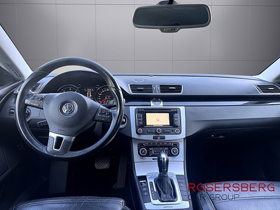 Volkswagen Passat CC 10 of 12