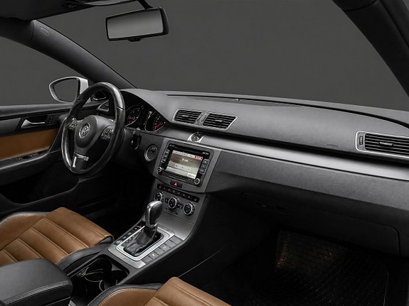 Volkswagen Passat 18 of 21