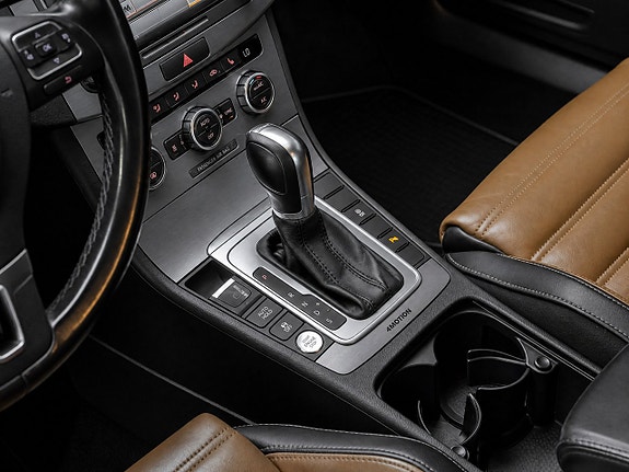 Volkswagen Passat 15 of 21