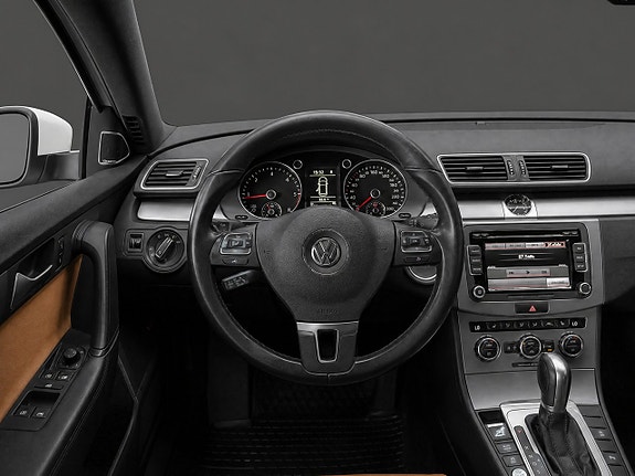 Volkswagen Passat 11 of 21