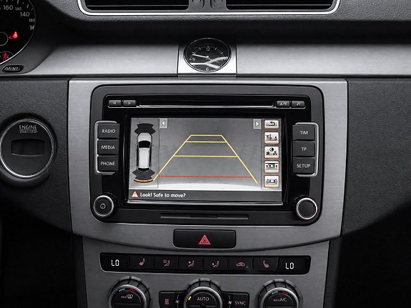 Volkswagen Passat 14 of 21