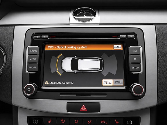 Volkswagen Passat 13 of 21